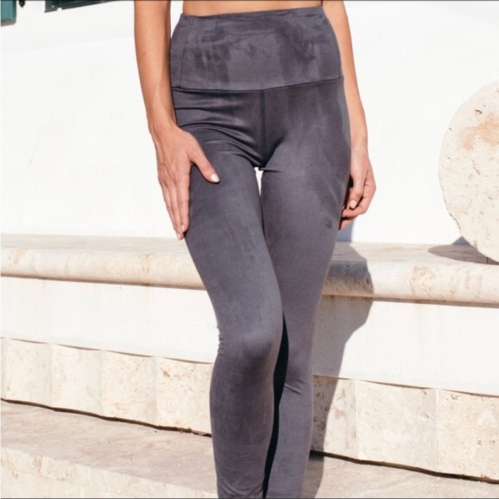 ⚡️LIGHTENING DEAL! tribe kelley smoke rise leggings
